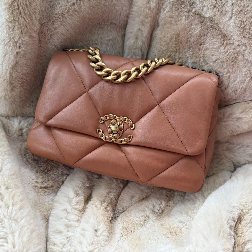 Authentic Chanel 19 flap bag small Rare Caramel 21K